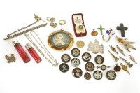 Lot 64 - A collection of miscellaneous items