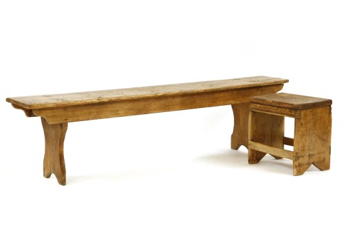 Lot 415 - An early 20th century pine bench