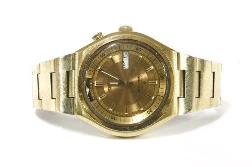 Lot 6 - A gentlemen's gold tone stainless steel Seiko Bell Matic automatic bracelet watch