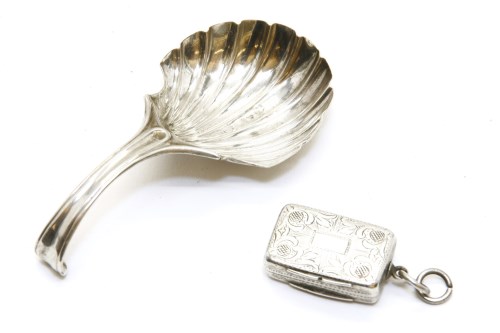Lot 70 - A Georgian silver shell caddy spoon