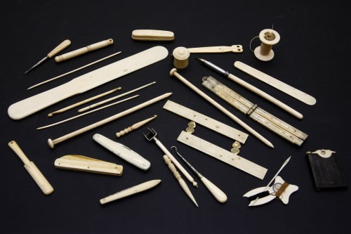 Lot 91 - A collection of Victorian ivory and bone items