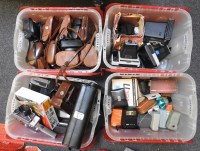 Lot 267 - A quantity of vintage camera cine equipment