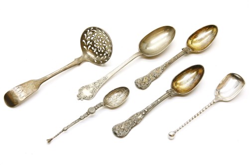 Lot 119 - A large quantity of various silver tea and other spoons