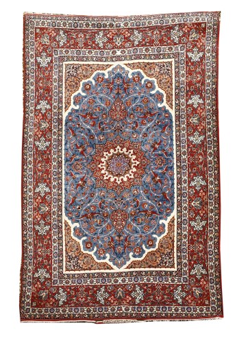 Lot 485 - An Isfahan carpet