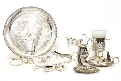 Lot 302 - A silver sauceboat