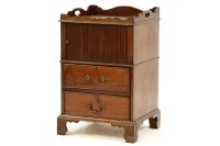 Lot 508 - A George III mahogany tray top bedside commode