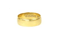 Lot 9 - A 22ct gold wedding ring