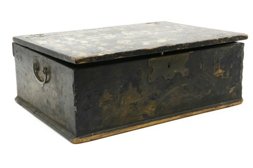 Lot 378 - A Chinese black lacquered box