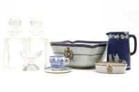 Lot 214 - A Spode porcelain armorial bowl