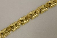 Lot 331 - An 18ct gold bracelet