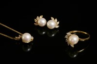 Lot 229 - An 18ct gold cultured pearl and diamond ring