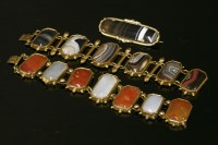 Lot 15 - A gilt metal agate panel bracelet