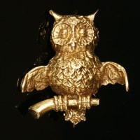 Lot 178 - A Continental novelty gold owl brooch