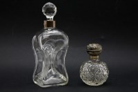 Lot 140 - A glass scent bottle