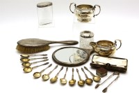 Lot 194 - A set of twelve silver apostle spoons with silver gilt bowls