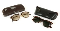 Lot 1465 - A pair of Hugo Boss sunglasses