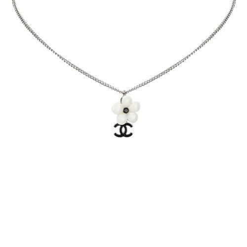 Lot 1533 - A Chanel 'CC' flower necklace