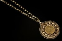 Lot 503 - A half sovereign pendant