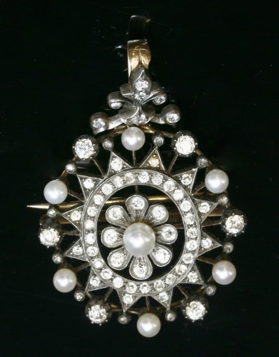 Lot 46 - A Victorian pearl and diamond oval brooch/pendant