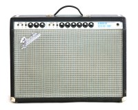 Lot 637 - A 1968 Fender Vibrolux Reverb guitar amplifier