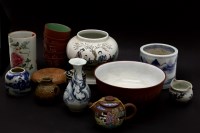 Lot 340 - A collection of Chinese ceramics