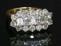 Lot 315 - An 18ct gold diamond cluster ring
