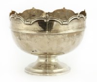 Lot 367 - A silver monteith