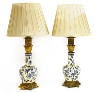 Lot 237 - A pair of table lamps