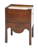 Lot 504 - A George III mahogany night commode