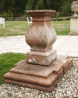 Lot 535 - A stone sundial pedestal