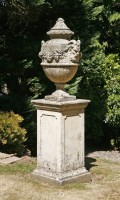 Lot 537 - A composition stone urn