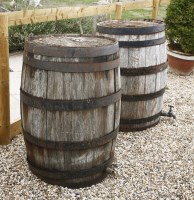 Lot 552 - A pair of barrels