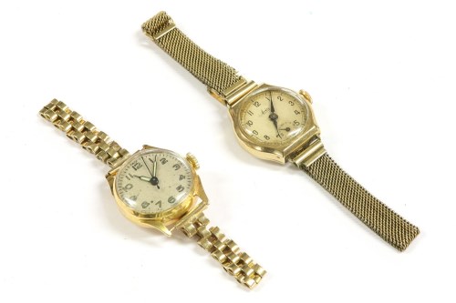 Lot 91 - A ladies 18ct gold mechanical watch