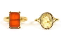 Lot 9 - An 18ct gold single stone Cornelian ring