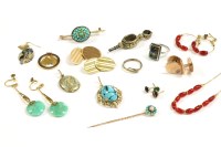 Lot 100 - A collection of gold jewellery