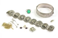 Lot 117 - A collection of silver jewellery