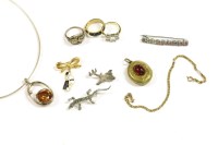 Lot 129 - A collection of costume jewellery