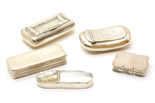 Lot 124 - An 18th century silver and mother of pearl 'long punch small punch' double ended snuff box