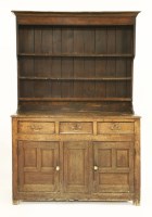 Lot 851 - An oak dresser