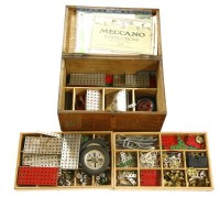 Lot 250 - A collection of Meccano