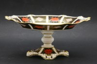 Lot 101 - A small Royal Crown Derby porcelain comport