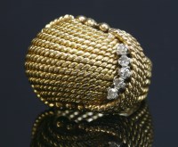 Lot 177 - A diamond set gold turban ring