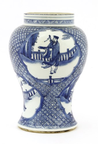 Lot 33 - A Chinese blue and white vase