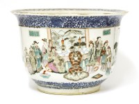 Lot 526 - A Chinese porcelain jardinière