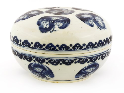 Lot 50 - A Chinese blue and white box and cover