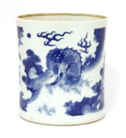 Lot 38 - A Chinese blue and white brush pot