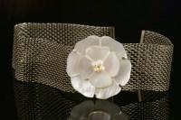 Lot 536 - A Chanel 'Camellia' necklace
