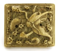 Lot 303 - A Chinese ivory buckle