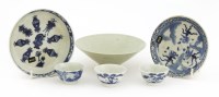 Lot 661 - A collection of Chinese porcelain