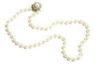 Lot 68 - A single row uniform cultured pearl necklace